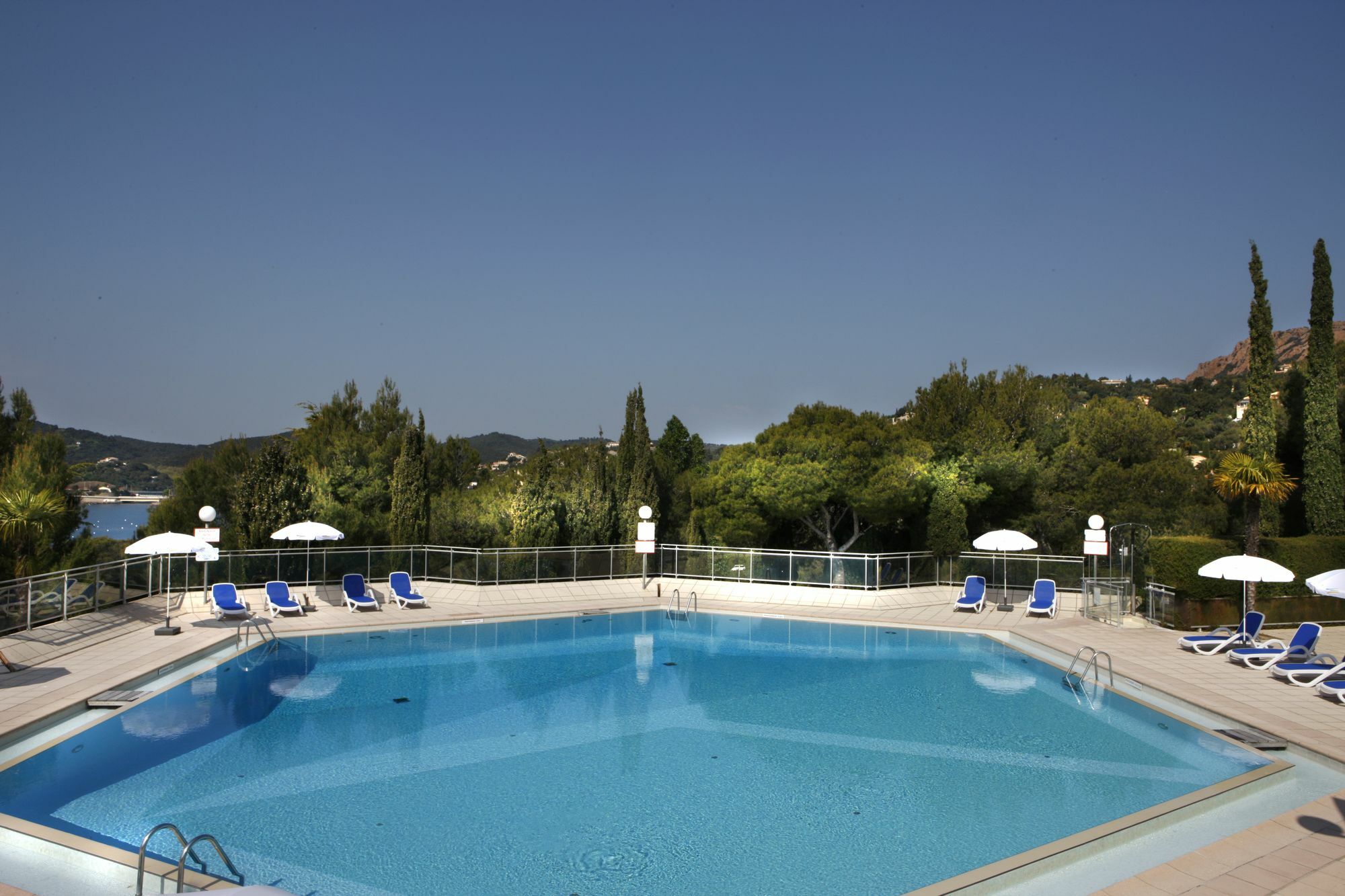Village Club Les Mas De L'Esterel แซ็งต์-ราฟาเอล ภายนอก รูปภาพ